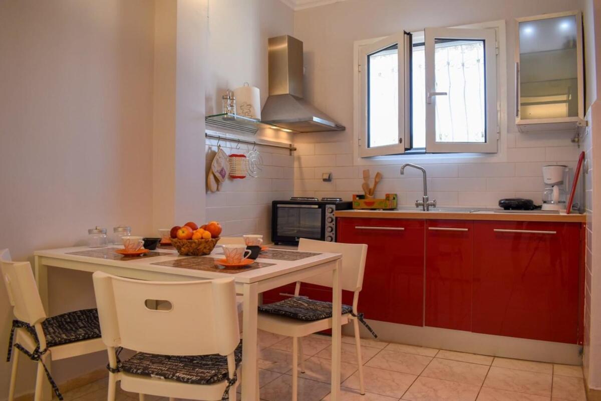 Cozy Flat On The Main Square, 10Min To The Sea Villa Каламата Екстериор снимка