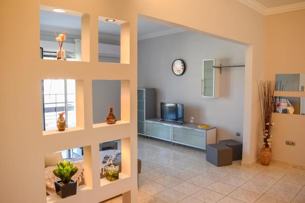 Cozy Flat On The Main Square, 10Min To The Sea Villa Каламата Екстериор снимка