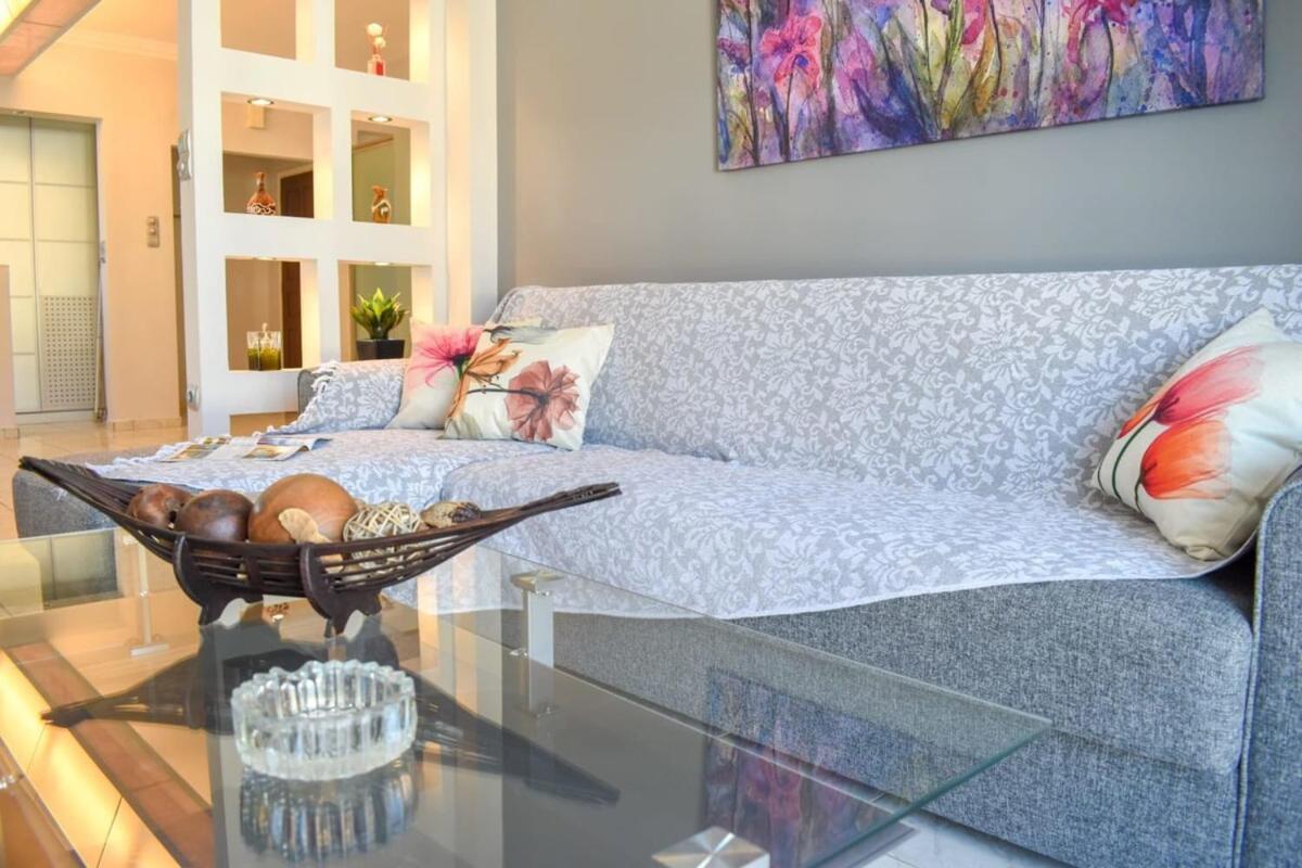 Cozy Flat On The Main Square, 10Min To The Sea Villa Каламата Екстериор снимка