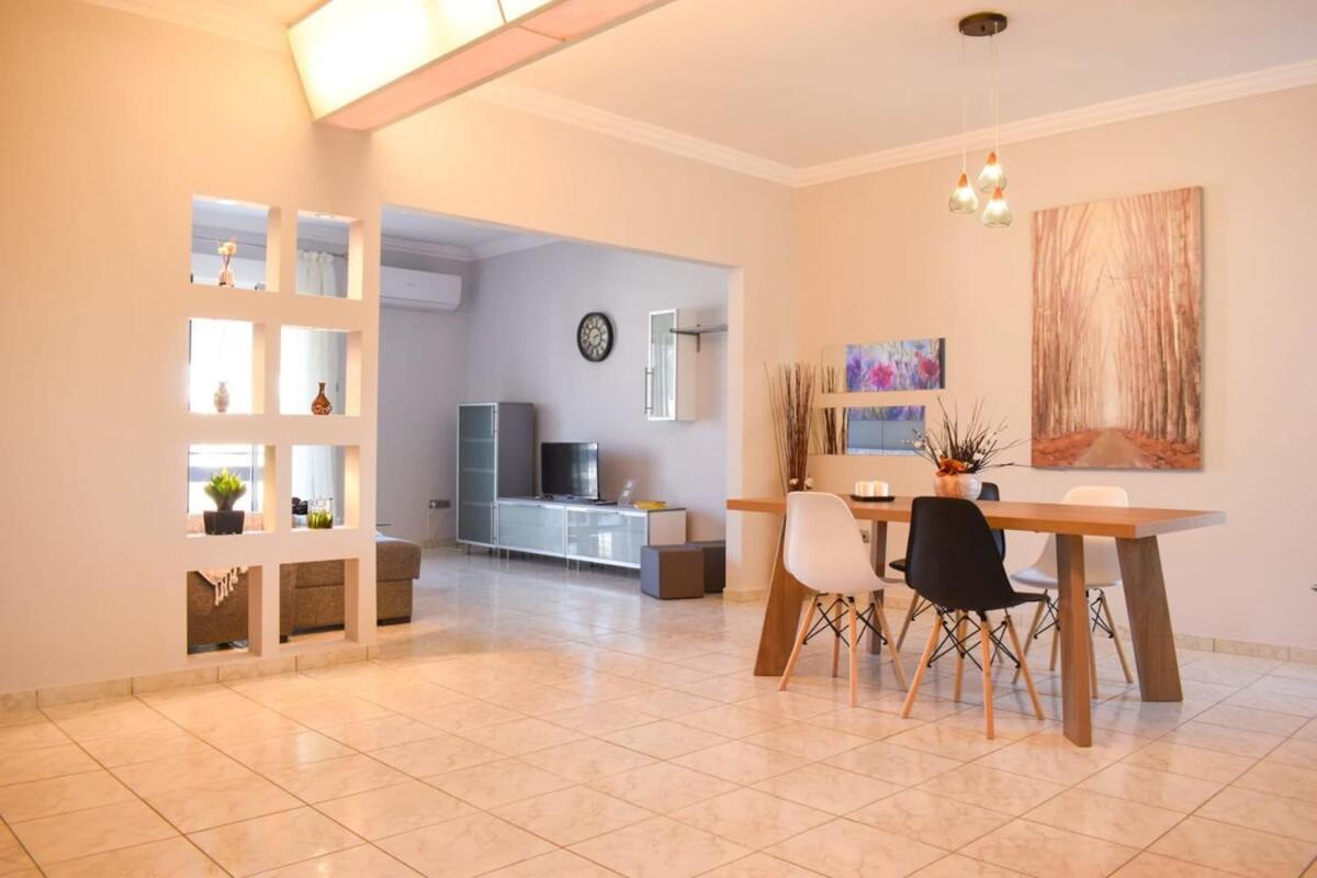 Cozy Flat On The Main Square, 10Min To The Sea Villa Каламата Екстериор снимка